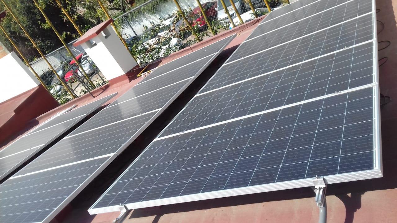 Colector solar tipo tapete para climatización de alberca